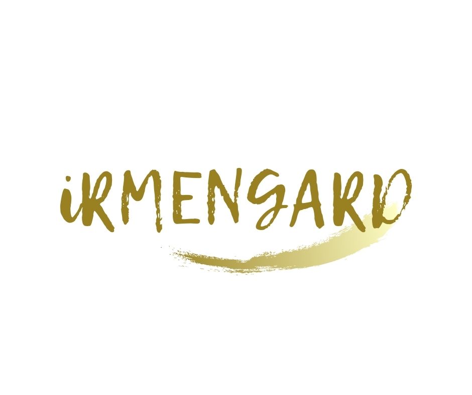 Logo Irmengard mit goldenem Schriftzug und Pinselstrich