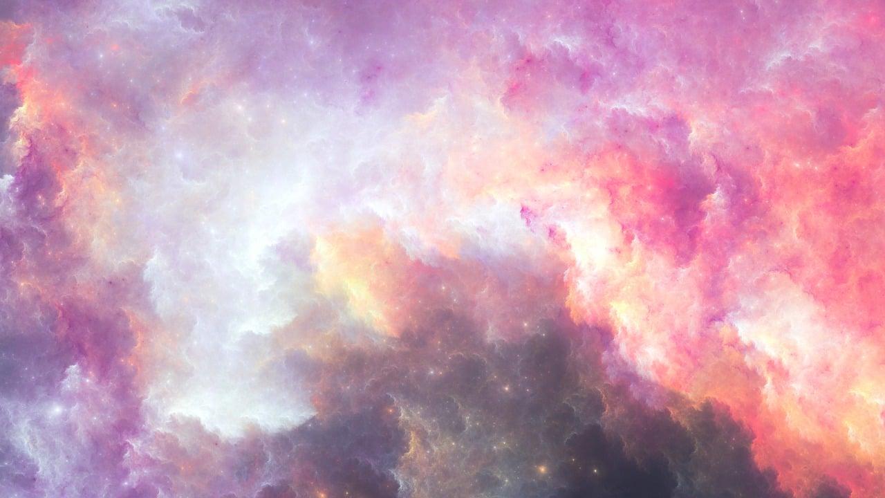 Rosa-violette Wolkenlandschaft mit mystischem Glanz und Sternen