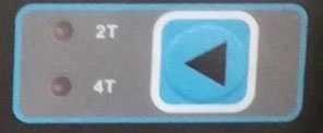 Bedienelemente für 2-Takt und 4-Takt Einstellung mit Play-Symbol auf grauem Hintergrund