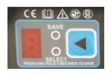 Ausschnitt der Super TIG 200DI Bedieneinheit mit Programm-Speicherfunktion und Navigationstasten