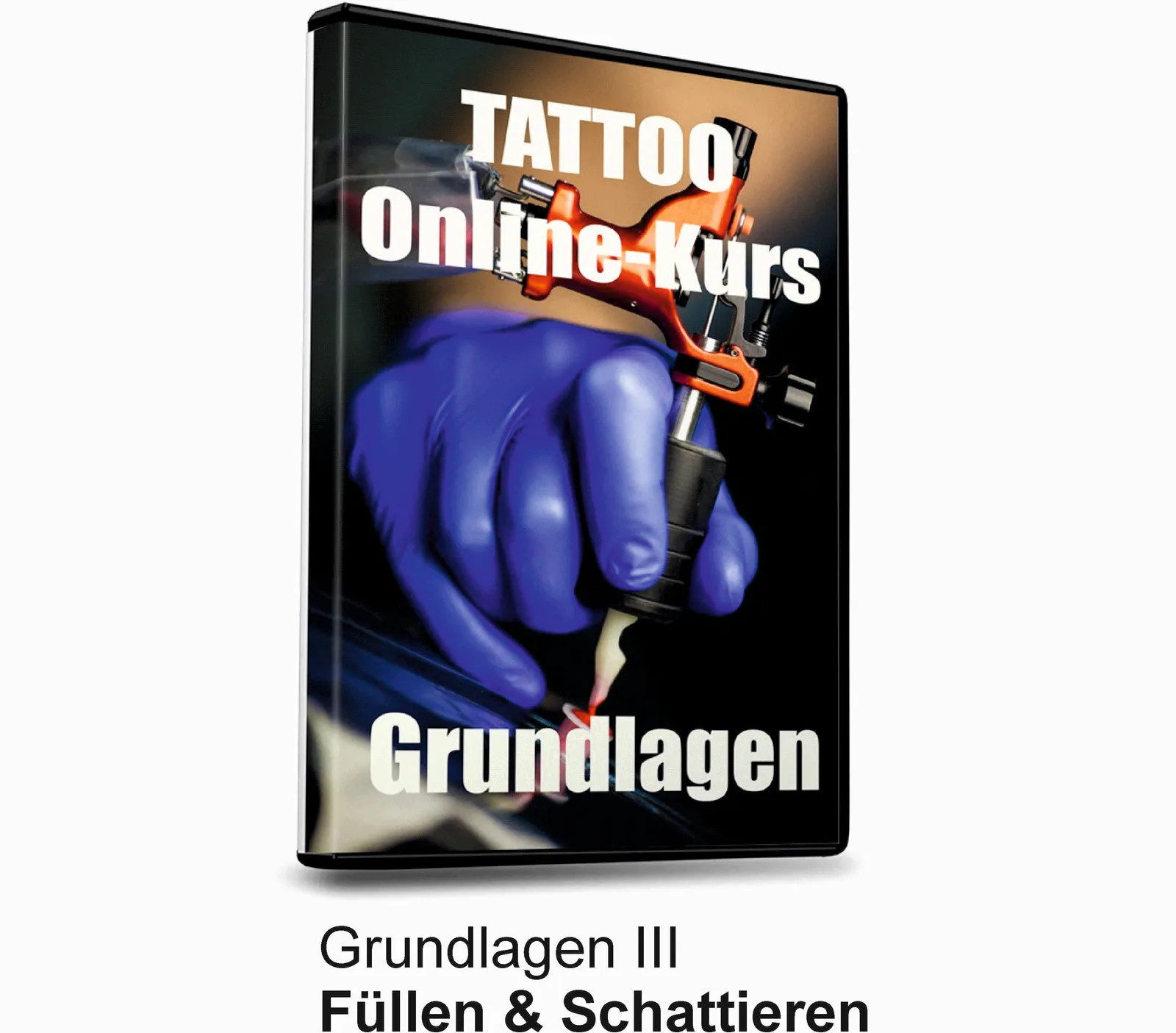 DVD-Cover Tattoo Online-Kurs Grundlagen III mit tätowierter Hand in blauen Handschuhen und roter Tätowiermaschine