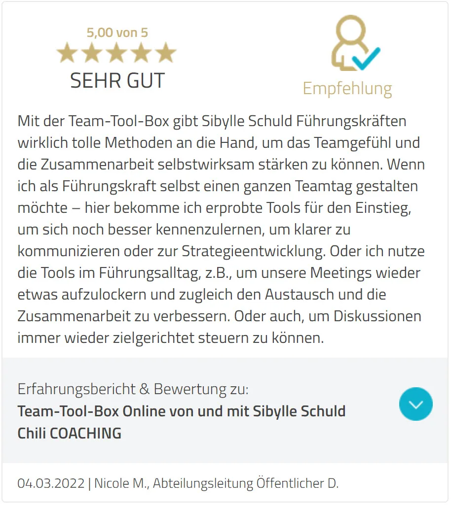 Fünf-Sterne-Kundenbewertung (5,00/5) mit Empfehlungssiegel und Rezension von Nicole M. zur Team-Tool-Box Online