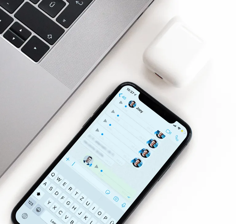 Smartphone mit Live-Chat-Oberfläche und Nachrichten-Thread für Support-Kommunikation