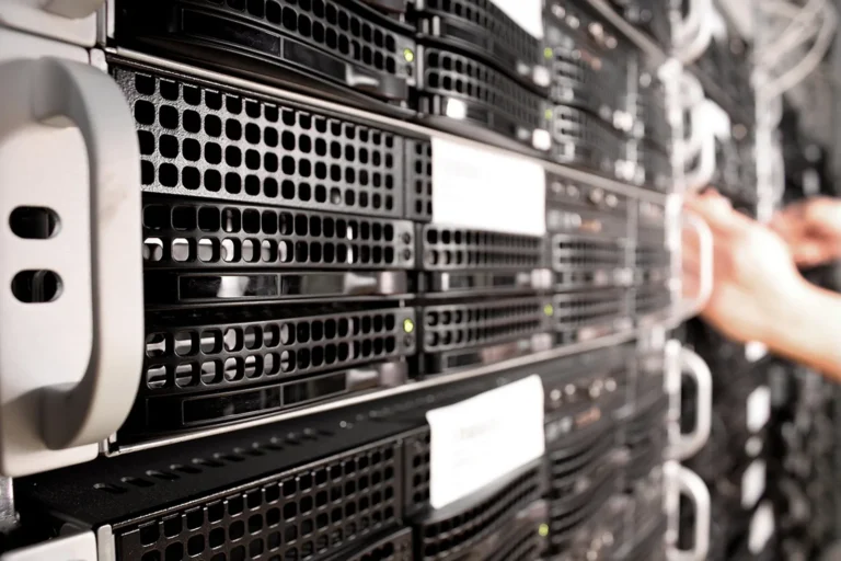Trading Server Small – Bundle für Webhosting & Domains