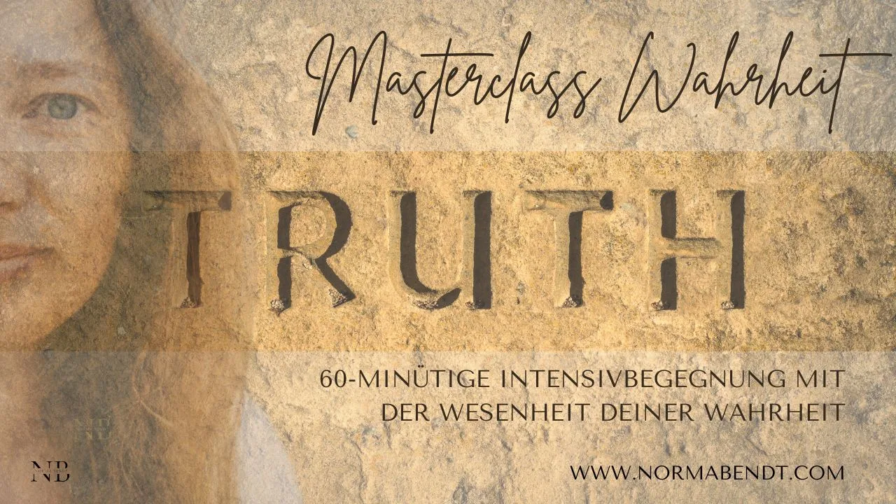 Hero-Banner der Masterclass Wahrheit von Norma Bendt mit Porträt und großem TRUTH-Schriftzug auf Vintage-Hintergrund