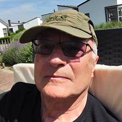 Portrait Franz Greven mit Basecap und Sonnenbrille