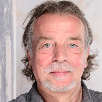 Wie geht Selbstliebe? – Videokongress zur Selbstliebe 28 Porträt von Gottfried Sumser, älterer Mann mit grauem Haar und Schnurrbart