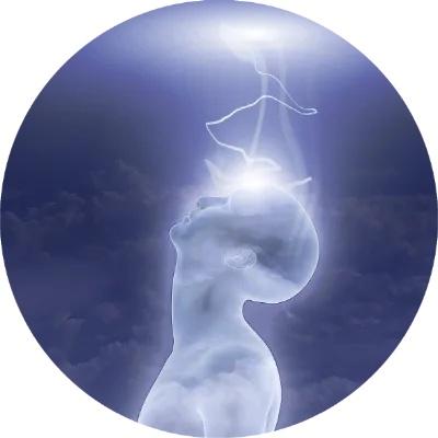 Zirbeldrüse und Intuition – Hellsinne-Kurs von Jacqueline Le Saunier 2 Meditative Frauensilhouette mit leuchtender Zirbeldrüse im Gehirn vor dunklem Himmel