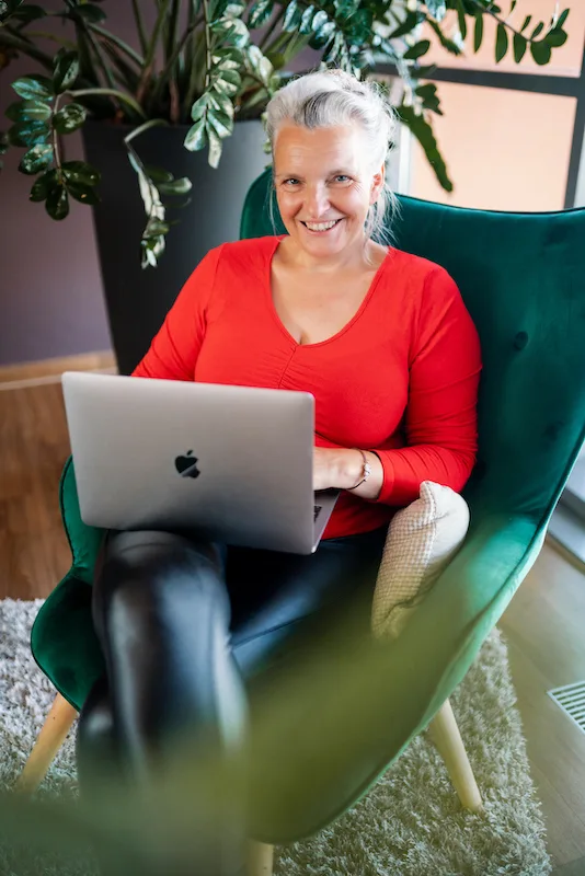 Sylvia Annett Bräuning, Autor von 1:1 Coaching